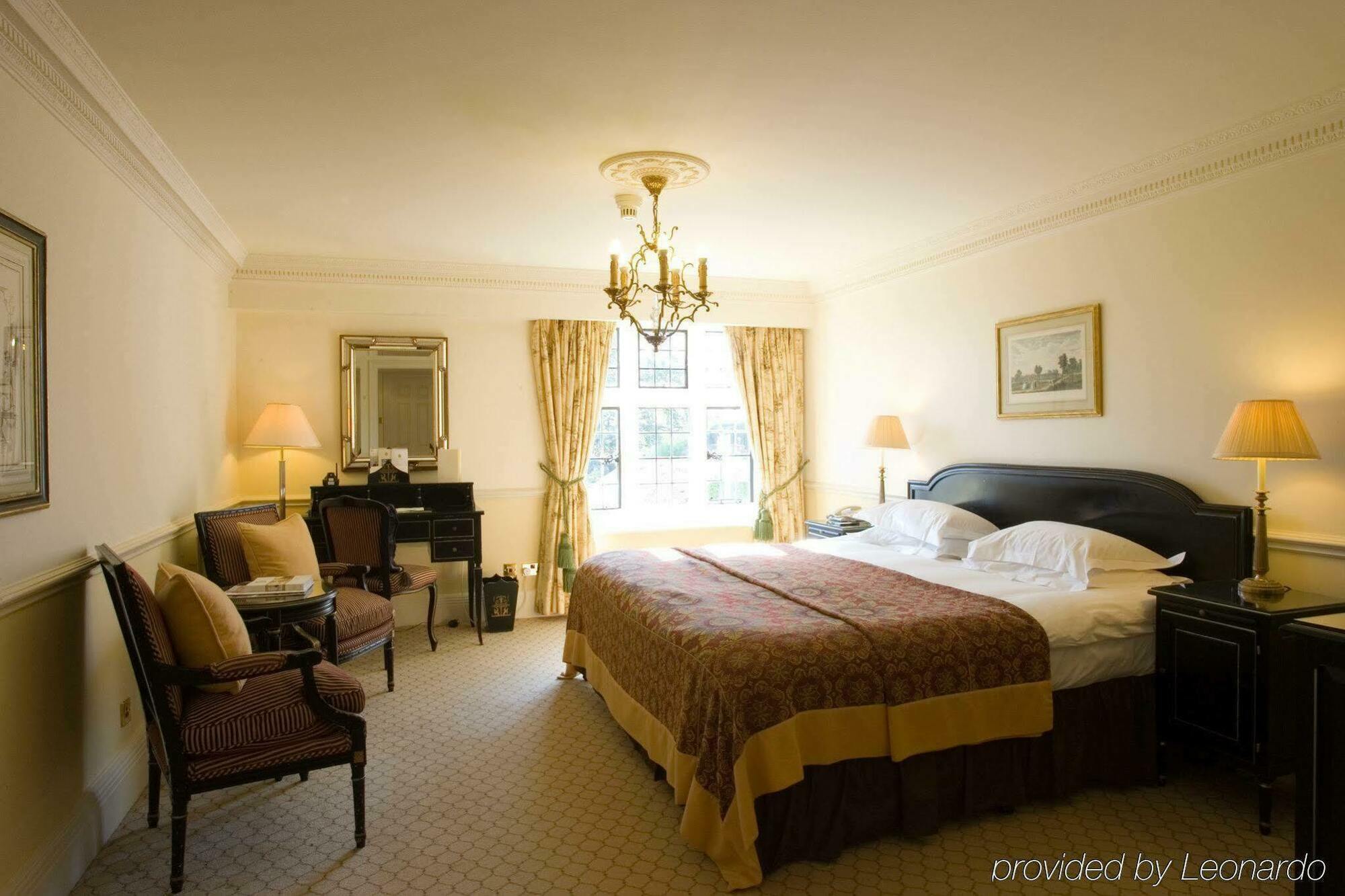 Danesfield House Hotel And Spa Марлоу Экстерьер фото