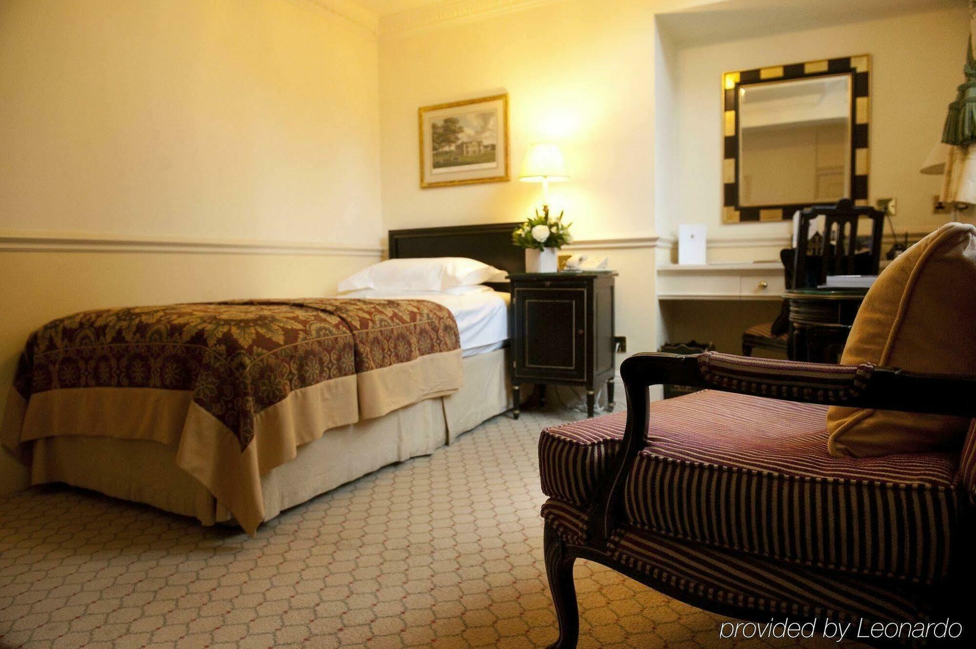 Danesfield House Hotel And Spa Марлоу Номер фото